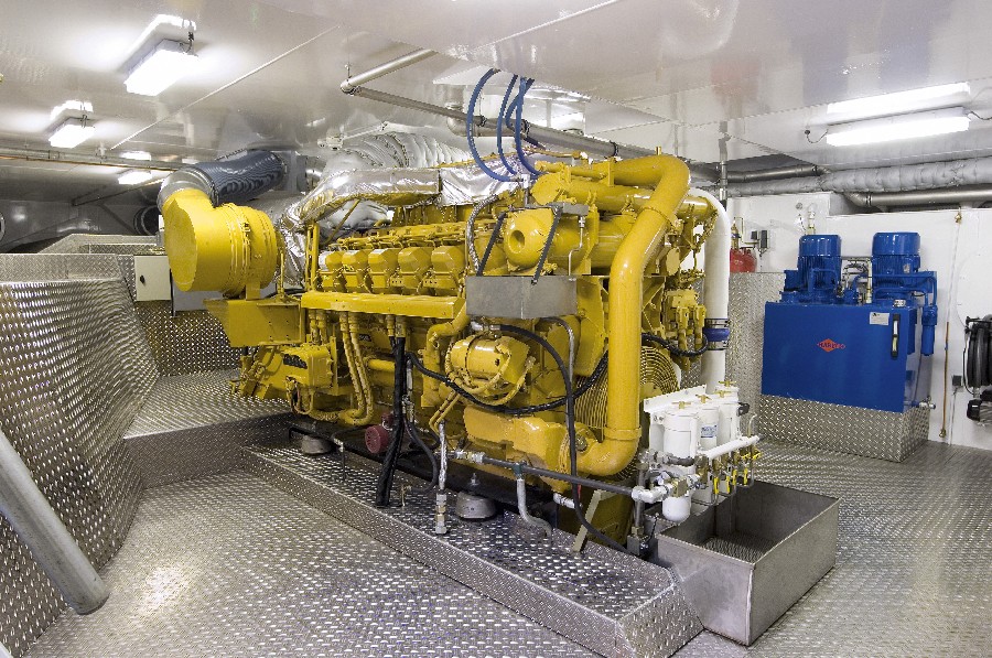 Pasman levert, installeert en onderhoudt marinemotoren