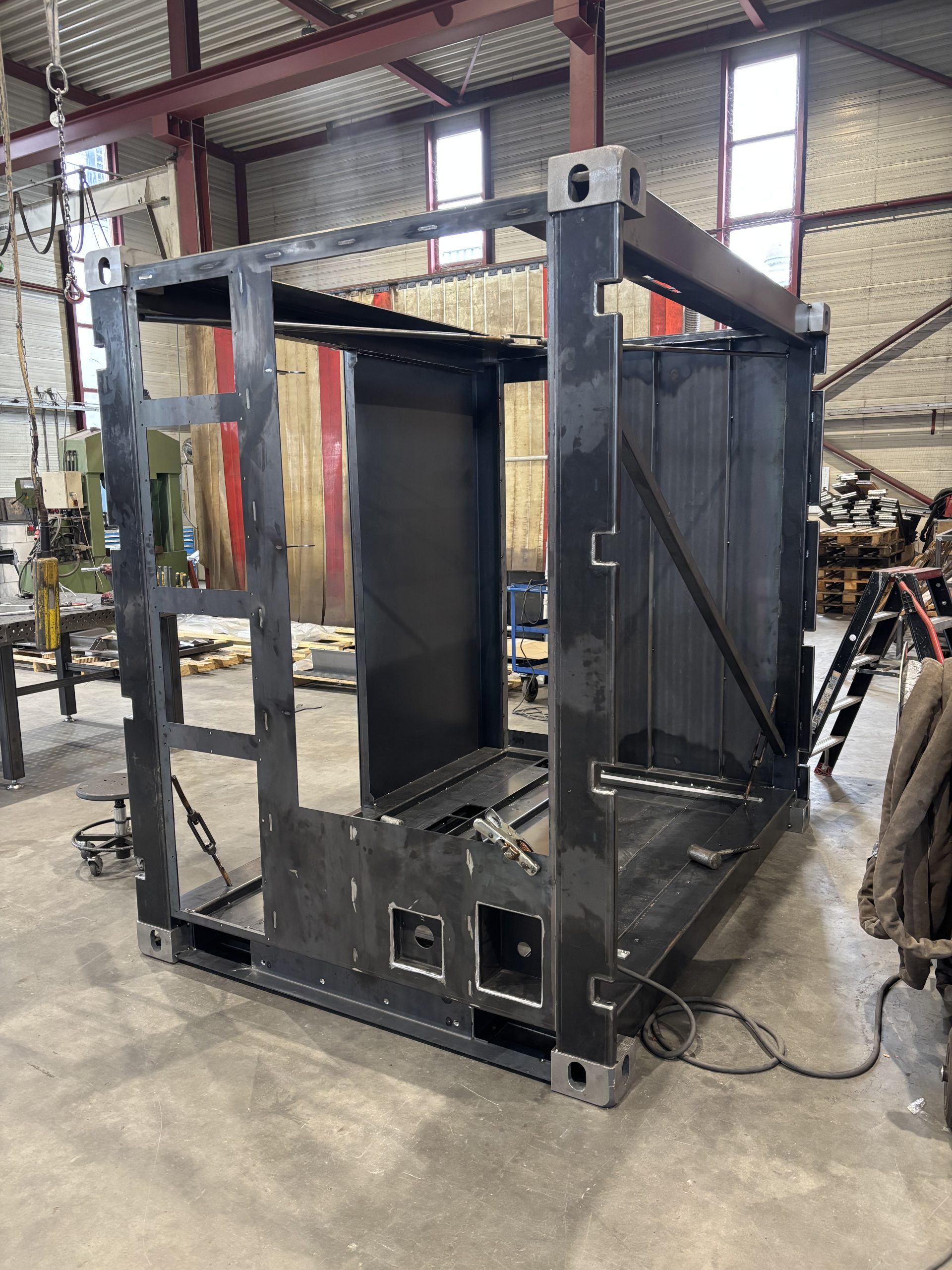 Metaal & Constructie – Vakmanschap in robuuste systeembehuizingen